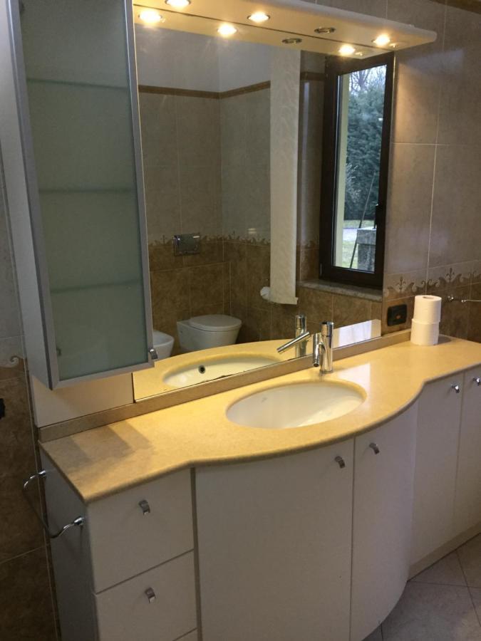 Villa Althea Ronago Екстериор снимка