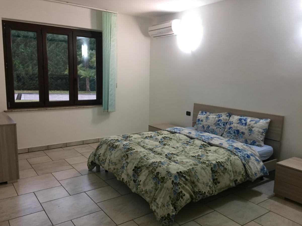 Villa Althea Ronago Екстериор снимка