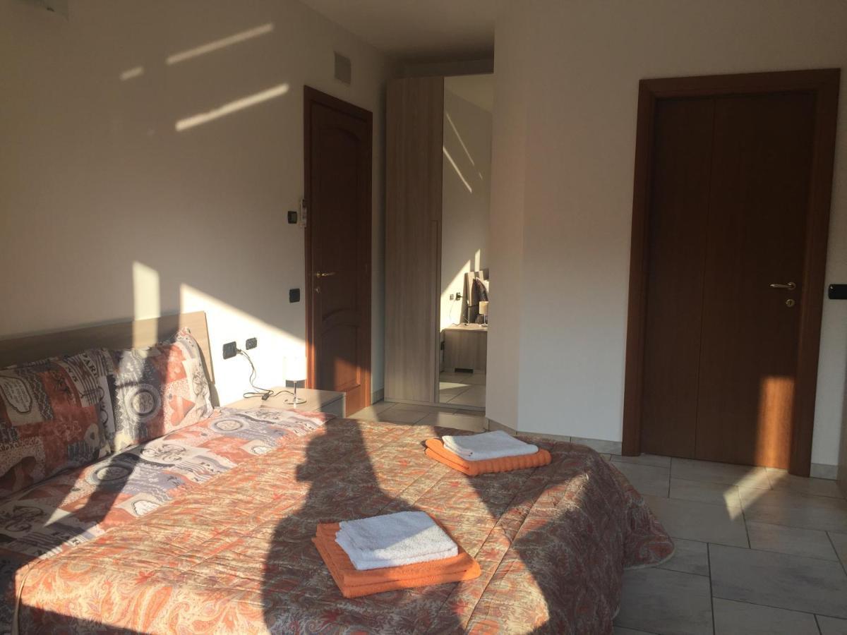 Villa Althea Ronago Екстериор снимка
