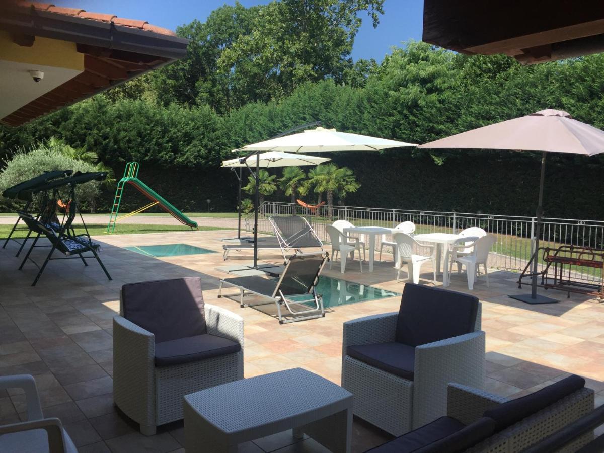 Villa Althea Ronago Екстериор снимка