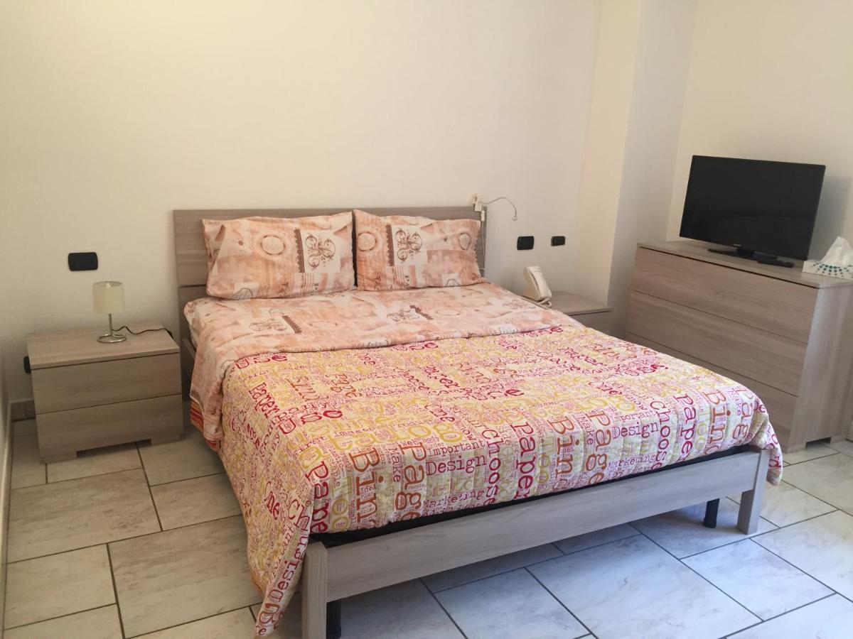 Villa Althea Ronago Екстериор снимка